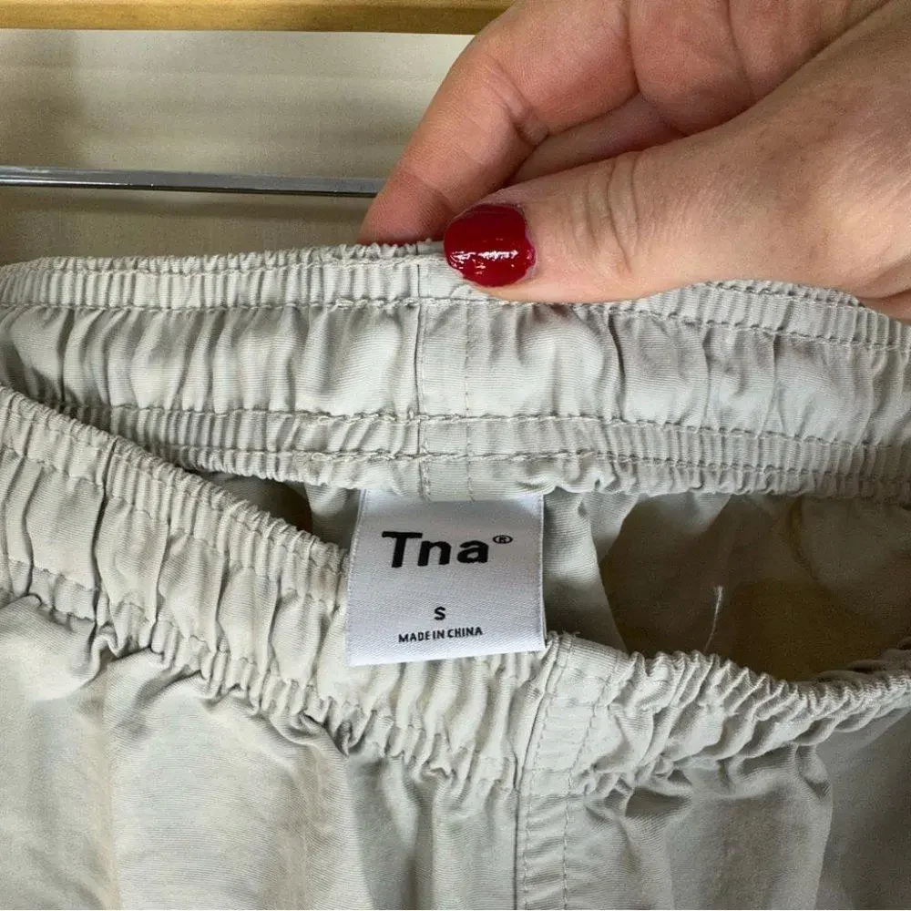 Aritzia TNA Big Easy 5